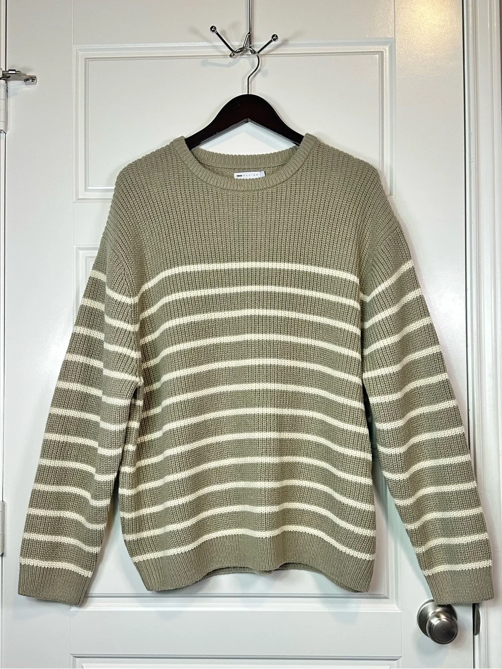 ASOS Men’s Oversized Crew Neck Knit Sweater Green & Ecru Stripes Size Large